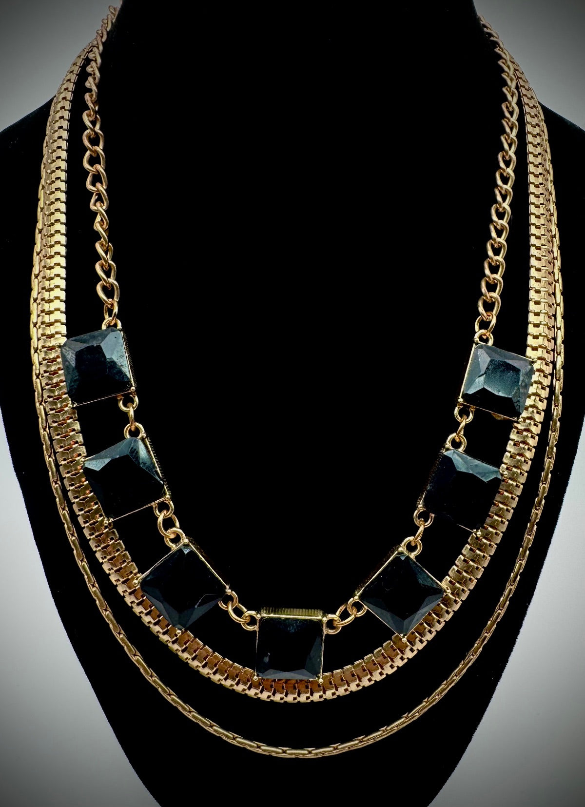 18" goldtone 3 strand black gems