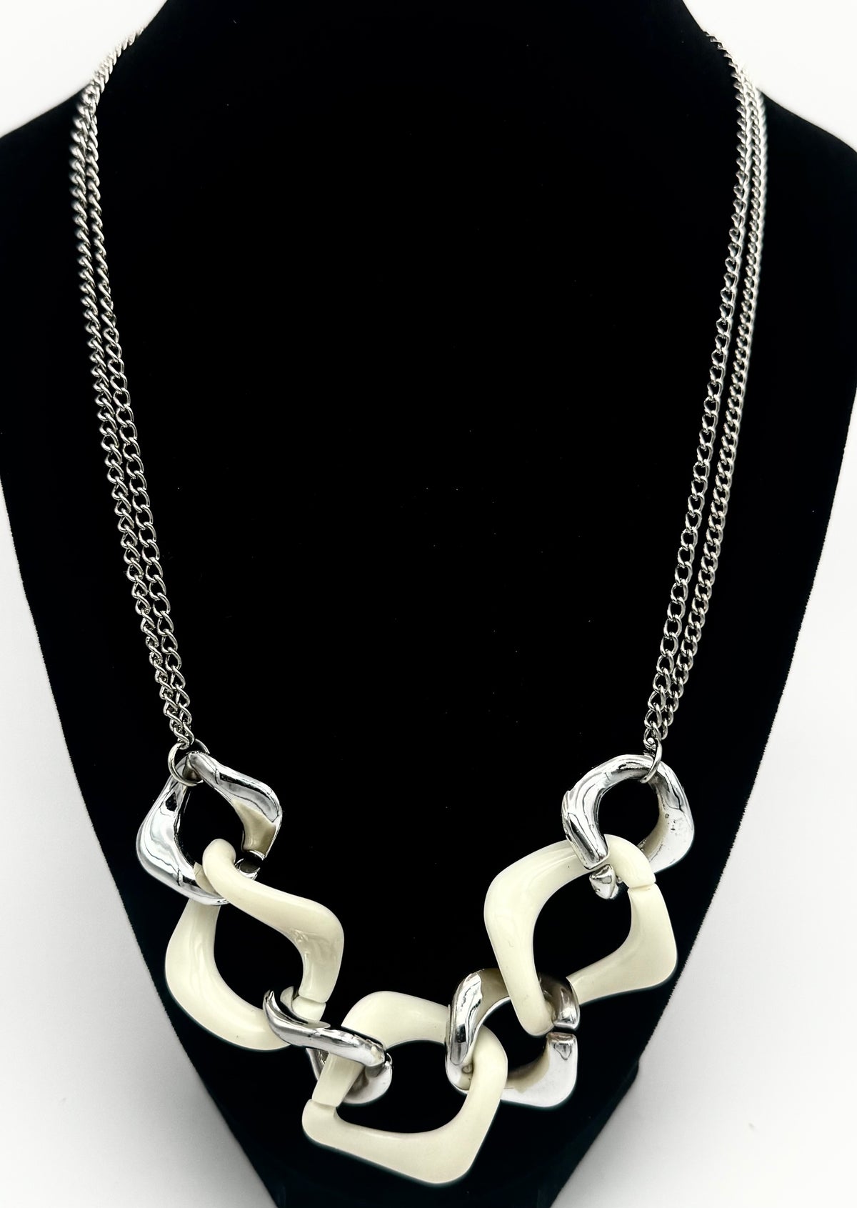 21" silver necklace with silver/white