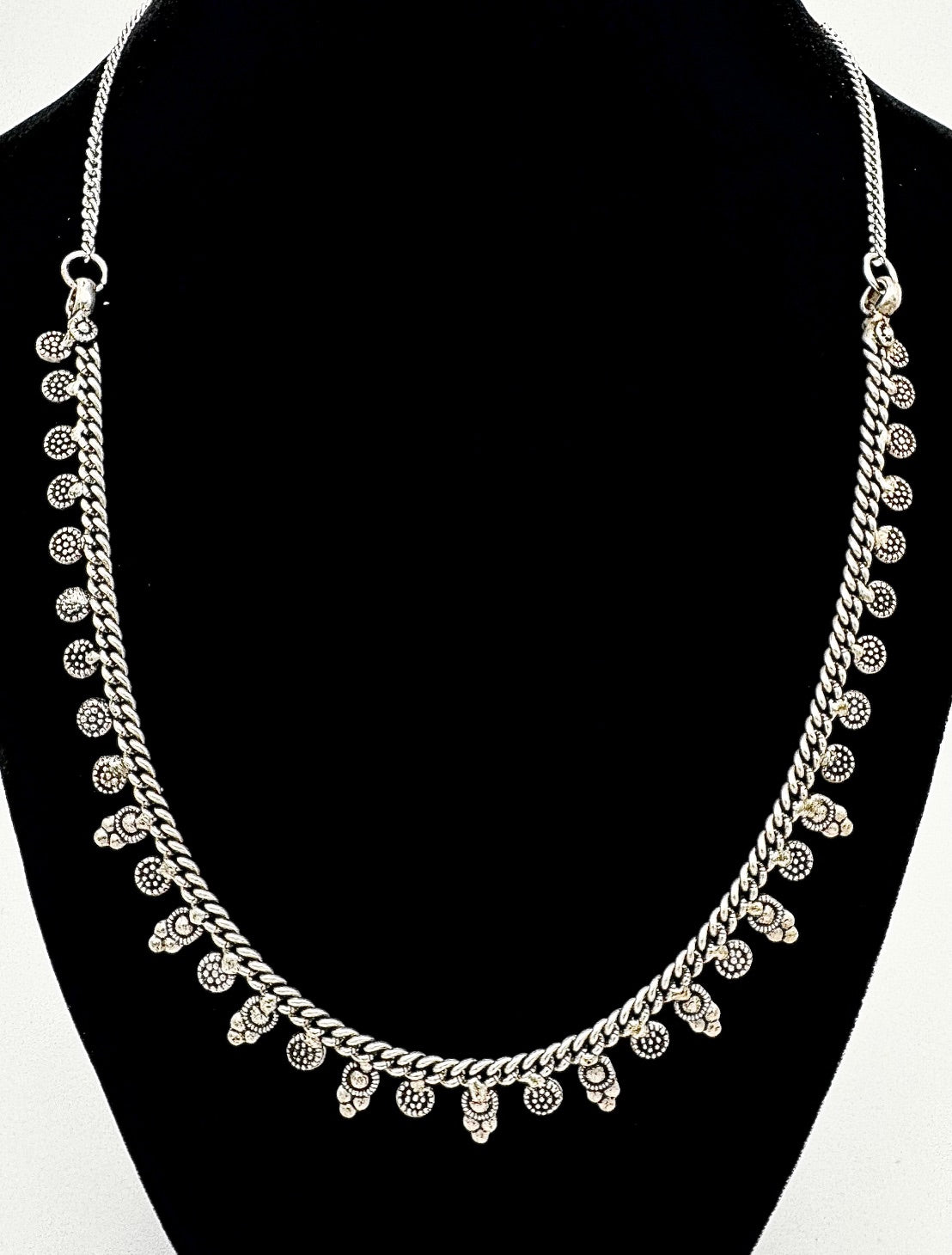 19" silver tone chain necklace